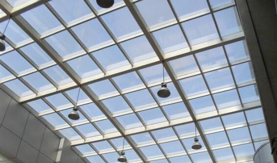 建筑玻璃贴膜为什么要贴膜？